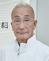 院長 : 岡本 行雄